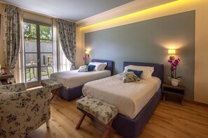 Minibar y caja de seguridad en la habitación 