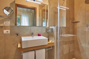 Combined shower/tub, jetted tub, hair dryer, bidet - Resort 37 (Rignano sull'Arno)