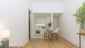 Flat 1C | บริเวณนั่งเล่น | ทีวีจอแบน