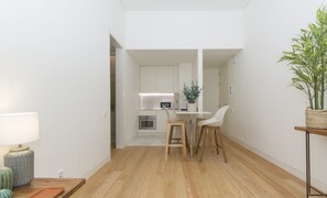 Flat 1C | Opholdsområde | Fladskærms-tv