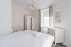 1 bedroom, individually decorated, individually furnished