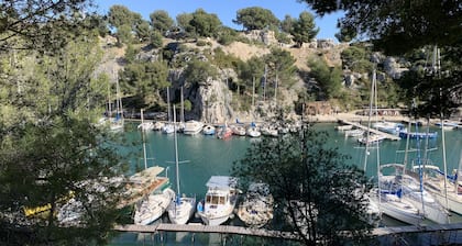 CASSIS - Beautiful T2 heart village, near beaches, coves, provence