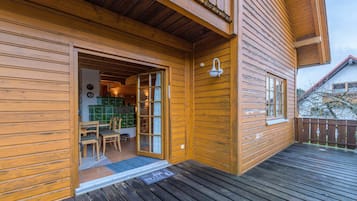 Rumah (incl. laundry & cleaning fee) | Teras/patio