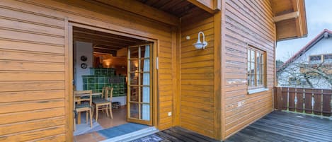 House (incl. laundry & cleaning fee) | Terrace/patio