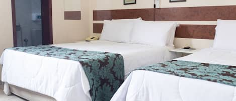 Deluxe Triple Room | Iron/ironing board, free WiFi, bed sheets