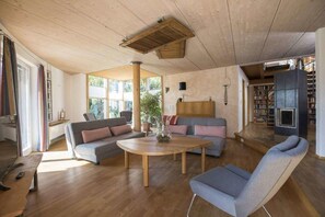 House, 6 Bedrooms | Living area | Flat-screen TV, fireplace - Ferienhaus Dornstetten (Dornstetten)