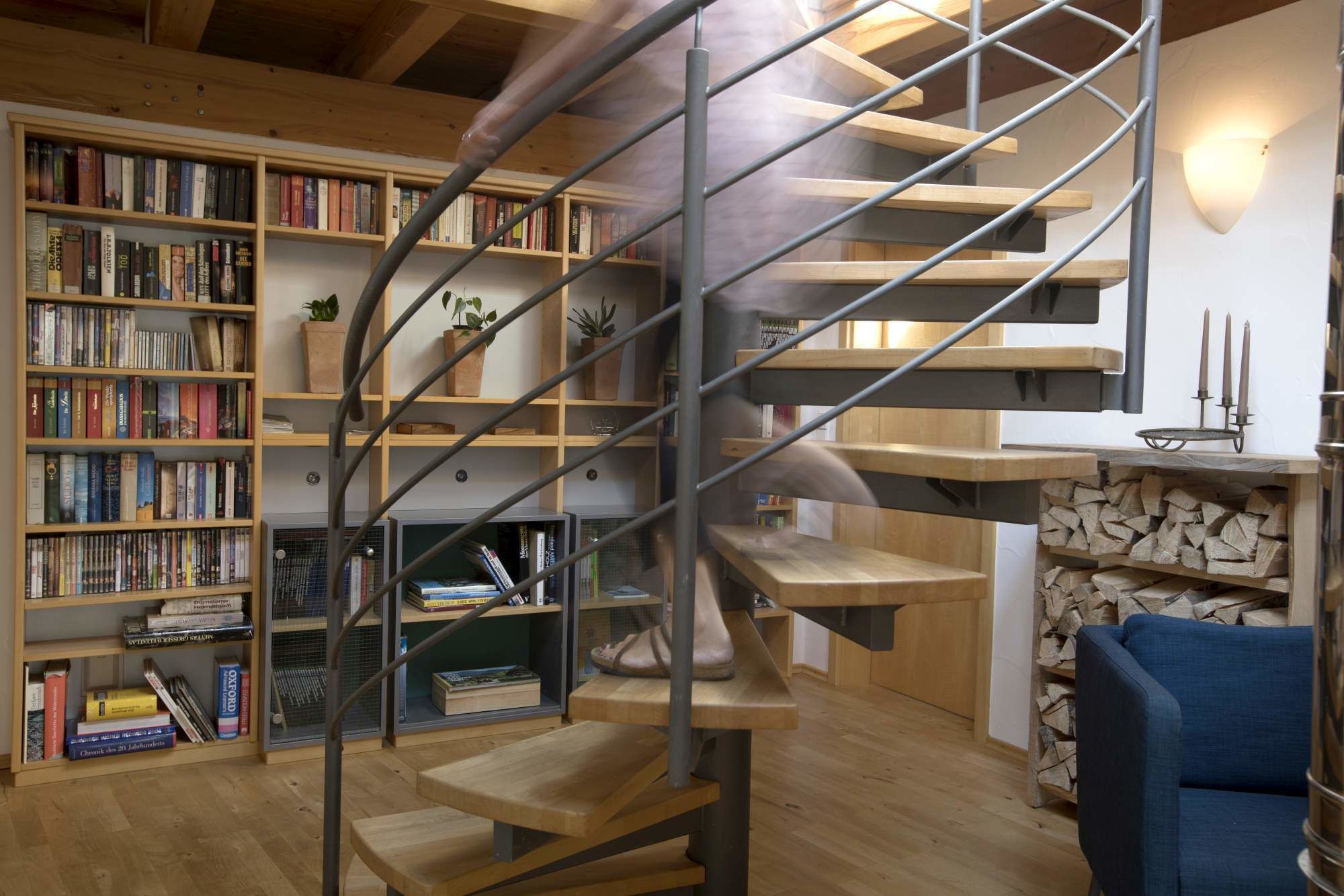 House, 6 Bedrooms | Living area | Flat-screen TV, fireplace