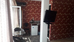 Basic Triple Room, City View | Free WiFi, bed sheets - Dzveli Batumi (Batumi)