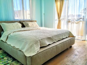 디럭스 아파트, 퀸사이즈침대 1개, 시내 전망 | 추가 침대