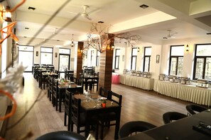 Restaurant - Hill Stream Wellness Resort (Dhanaulti)