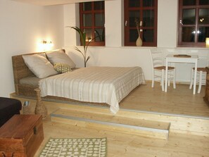 Comfort Apartment, City View | Living area