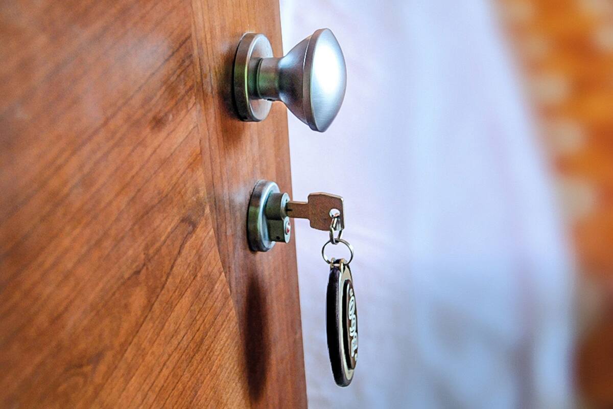 Habitación doble, 1 cama de matrimonio | Caja fuerte, cunas gratuitas, wifi gratis y ropa de cama
