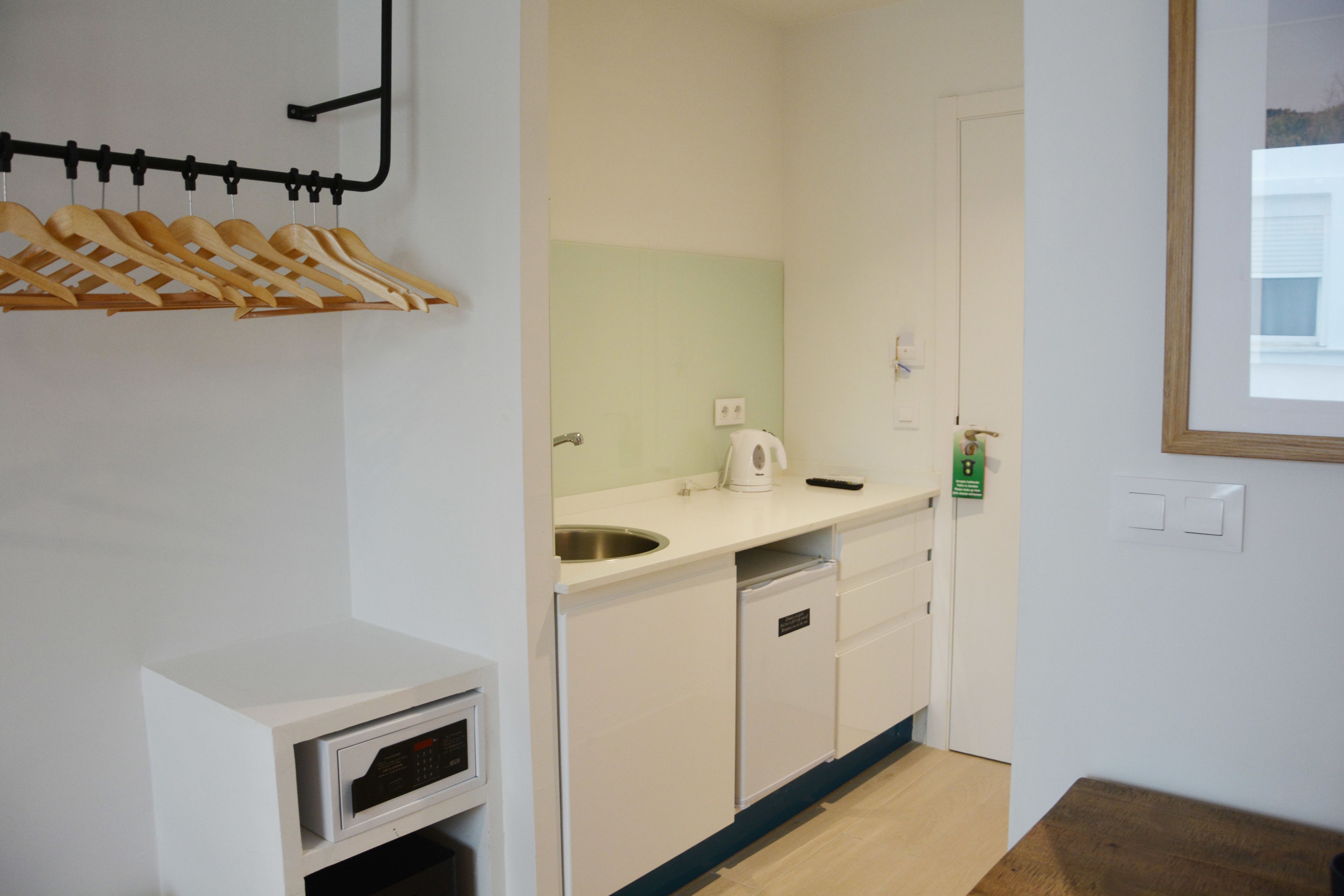 standard double room | 1 bedroom, in-room safe, iron/ironing board, free wifi