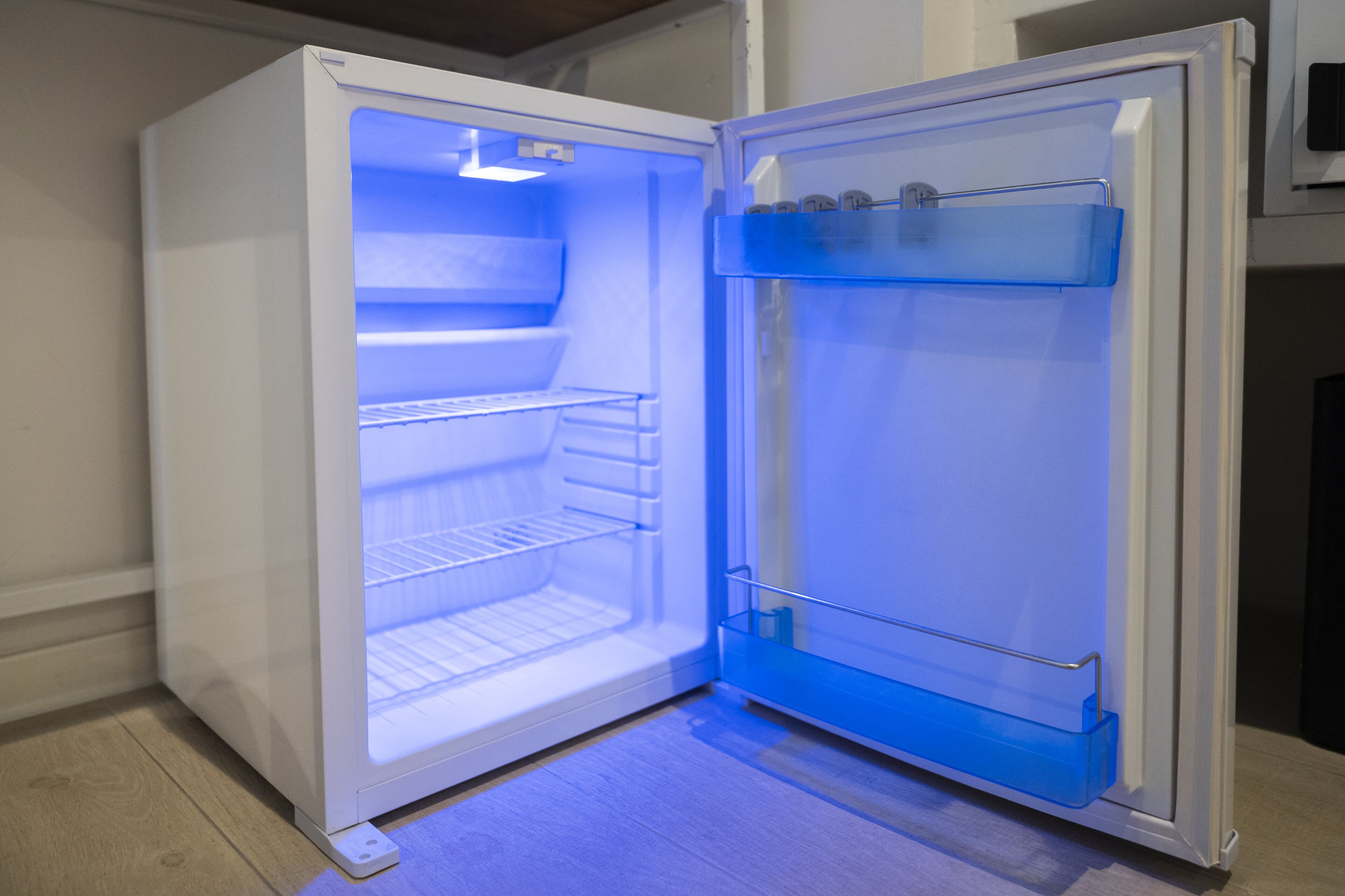 single room | mini fridge