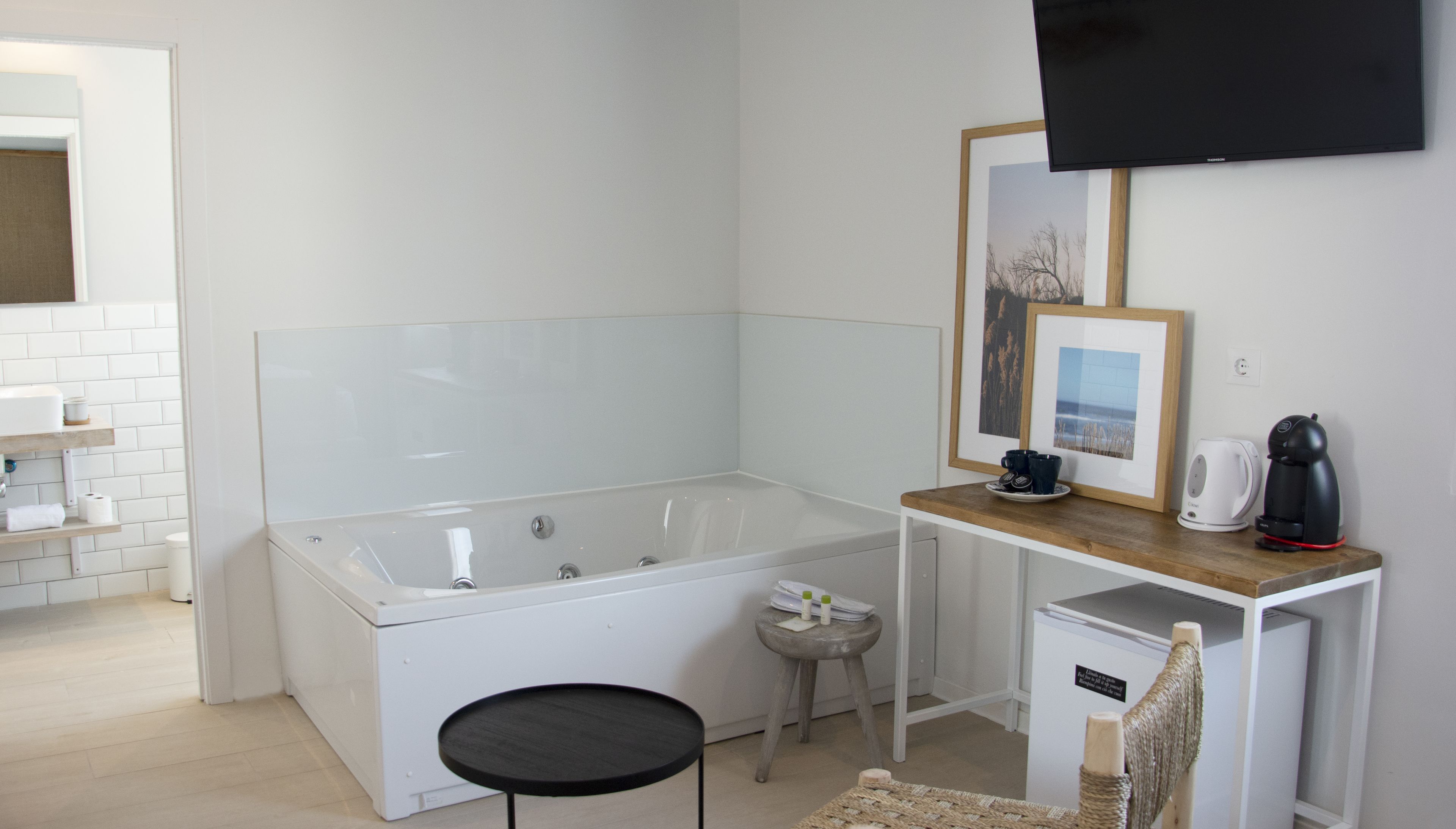 junior studio suite, jetted tub | private spa tub