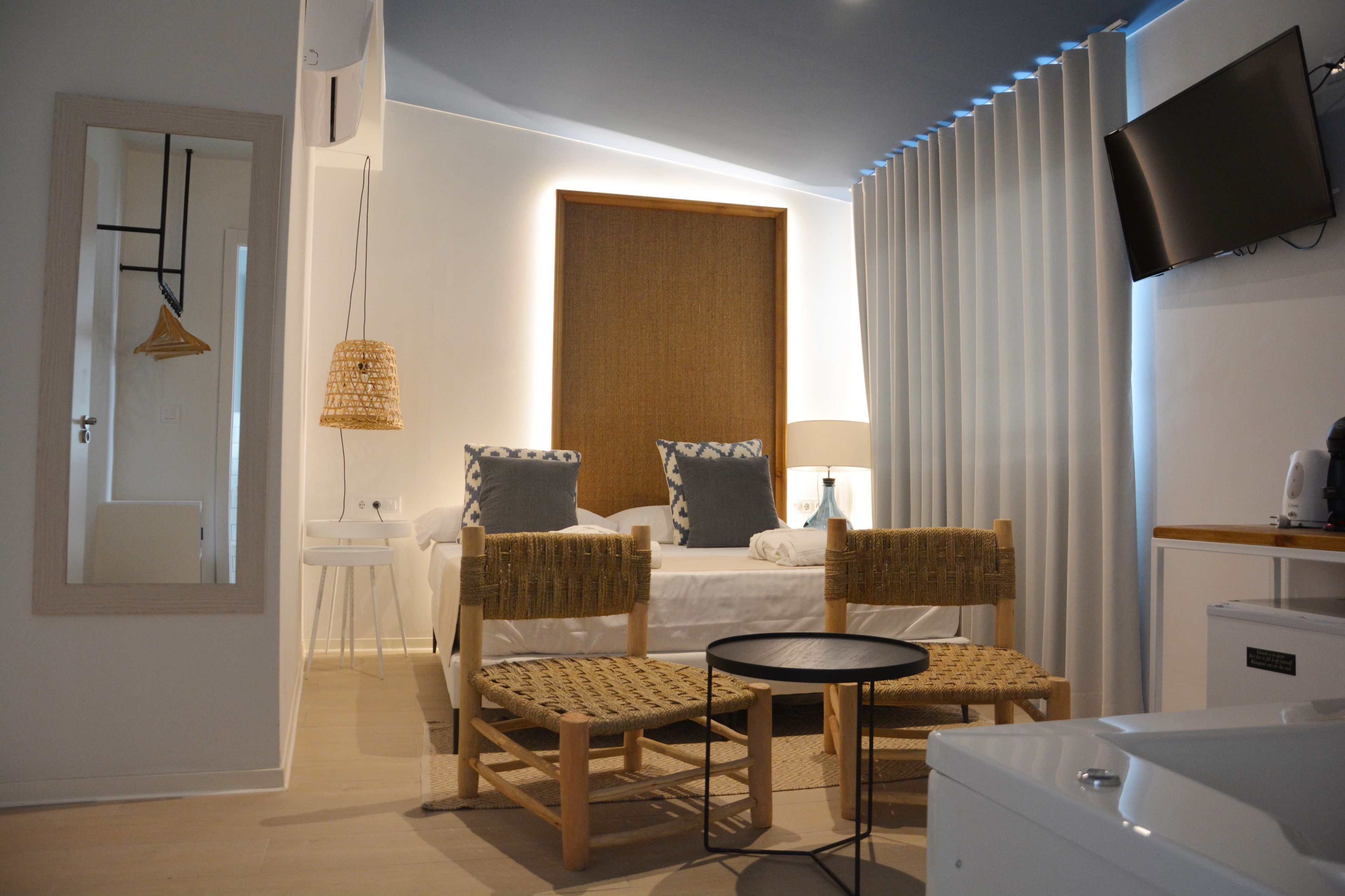 Photo - You & Co. Saler Beach Boutique Hotel