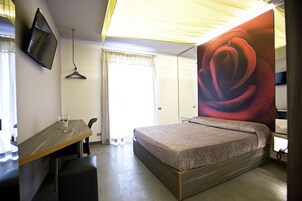 Minibar, caja fuerte, wifi gratis