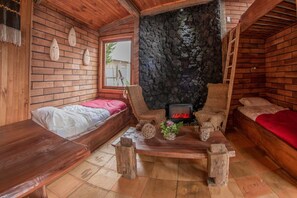 Basic Cabin, 1 Double Bed, River View (Acantilado) | Bed sheets - Aremko Aguas Calientes Puerto Varas (Puerto Varas)