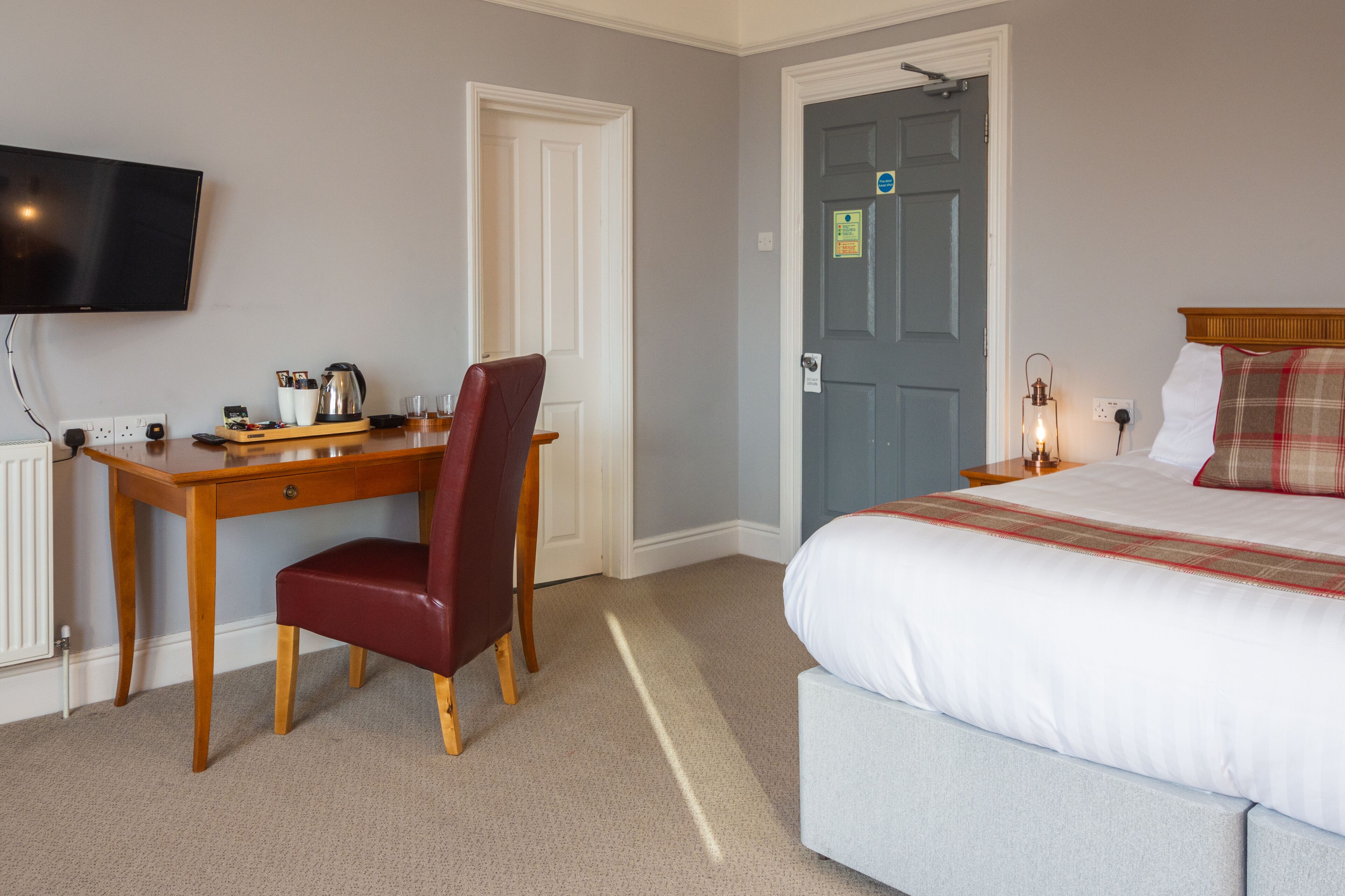 superior room, 1 king bed | 1 bedroom, hypo-allergenic bedding, select comfort beds, desk