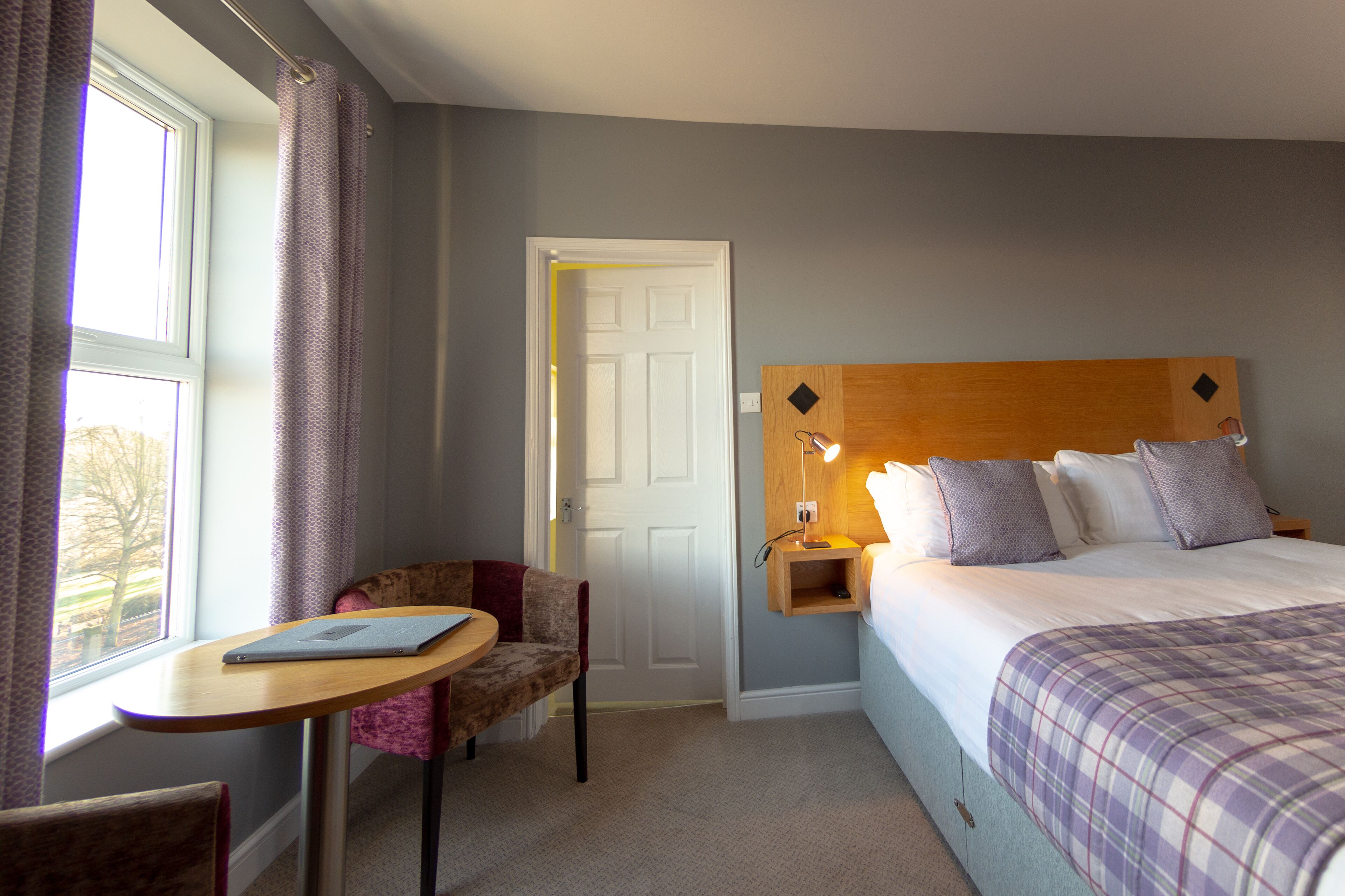 superior room, 1 king bed | 1 bedroom, hypo-allergenic bedding, select comfort beds, desk