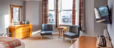 Superior Room, 1 King Bed | Hypo-allergenic bedding, Select Comfort beds, desk, laptop workspace