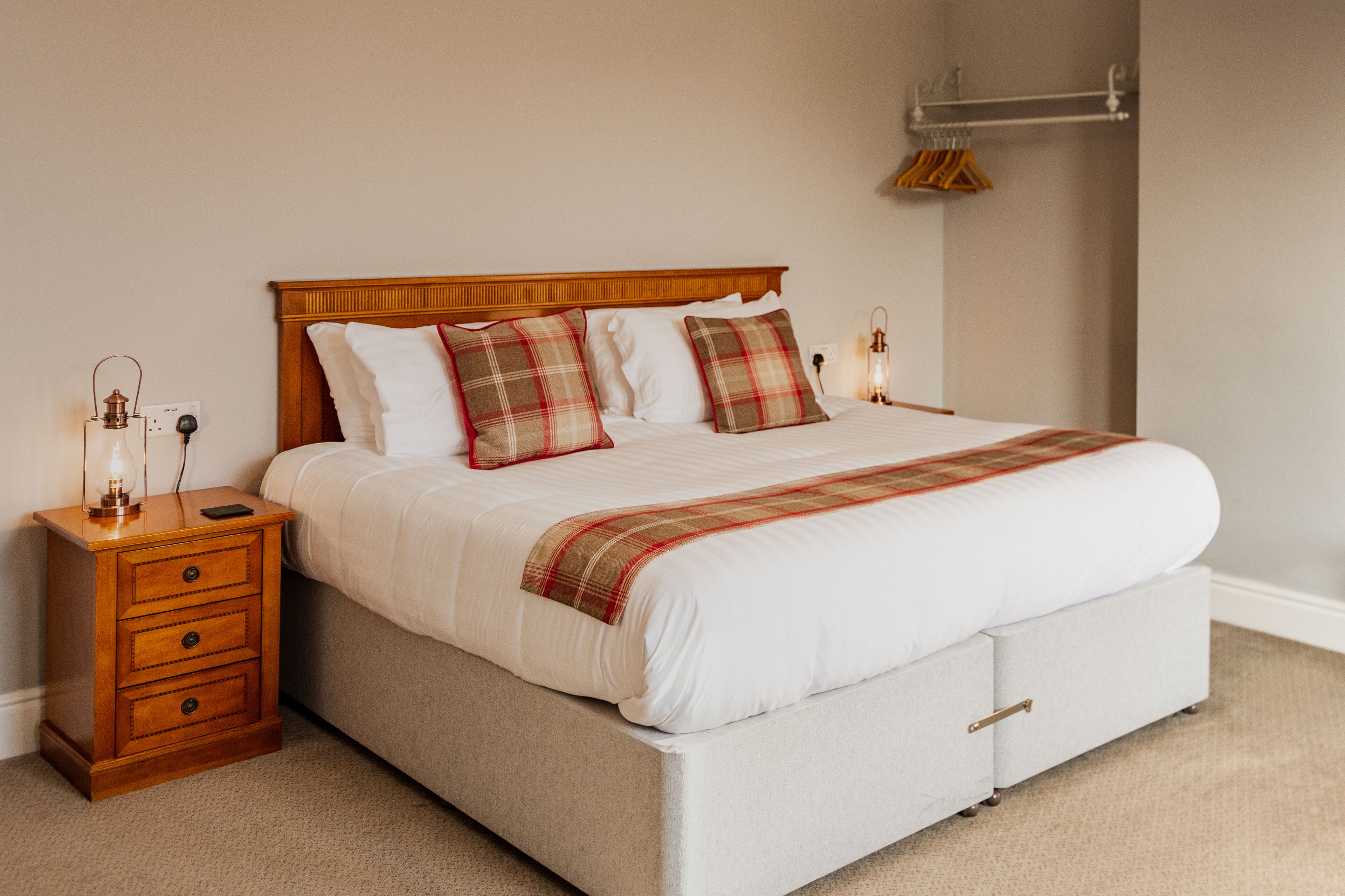 superior room, 1 king bed | 1 bedroom, hypo-allergenic bedding, select comfort beds, desk