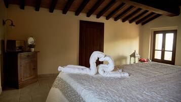 7 Schlafzimmer, Bügeleisen/Bügelbrett, WLAN, Bettwäsche