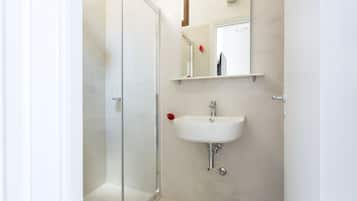 Einzelzimmer, 1 Einzelbett | Badezimmer | Dusche, kostenlose Toilettenartikel, Haartrockner, Bidet