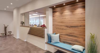 Amper Art Hotel