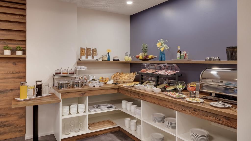 daily buffet breakfast (eur 13.70 per person)