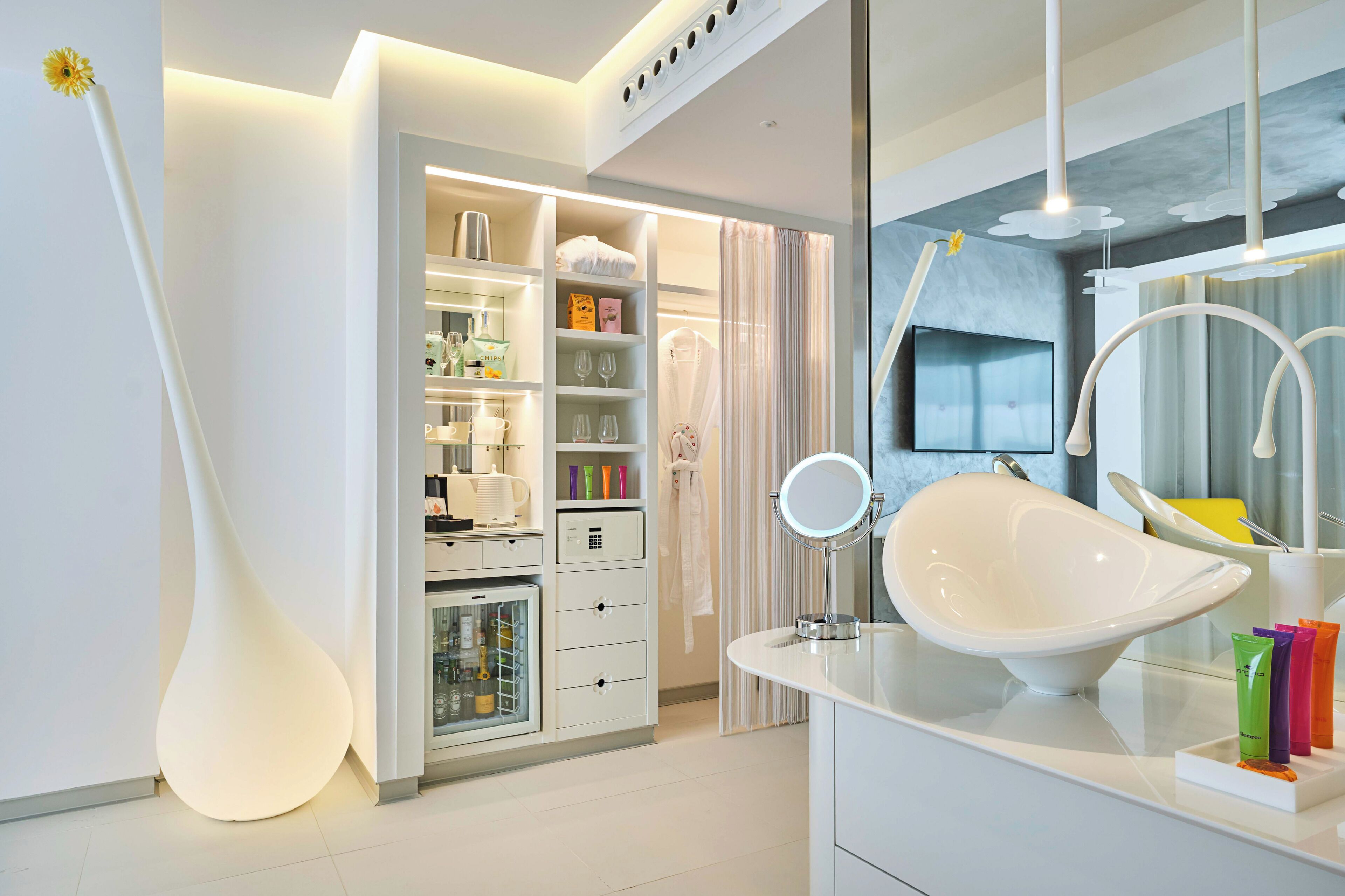 room (flower sunset) | bathroom | shower, rainfall showerhead, free toiletries, hair dryer