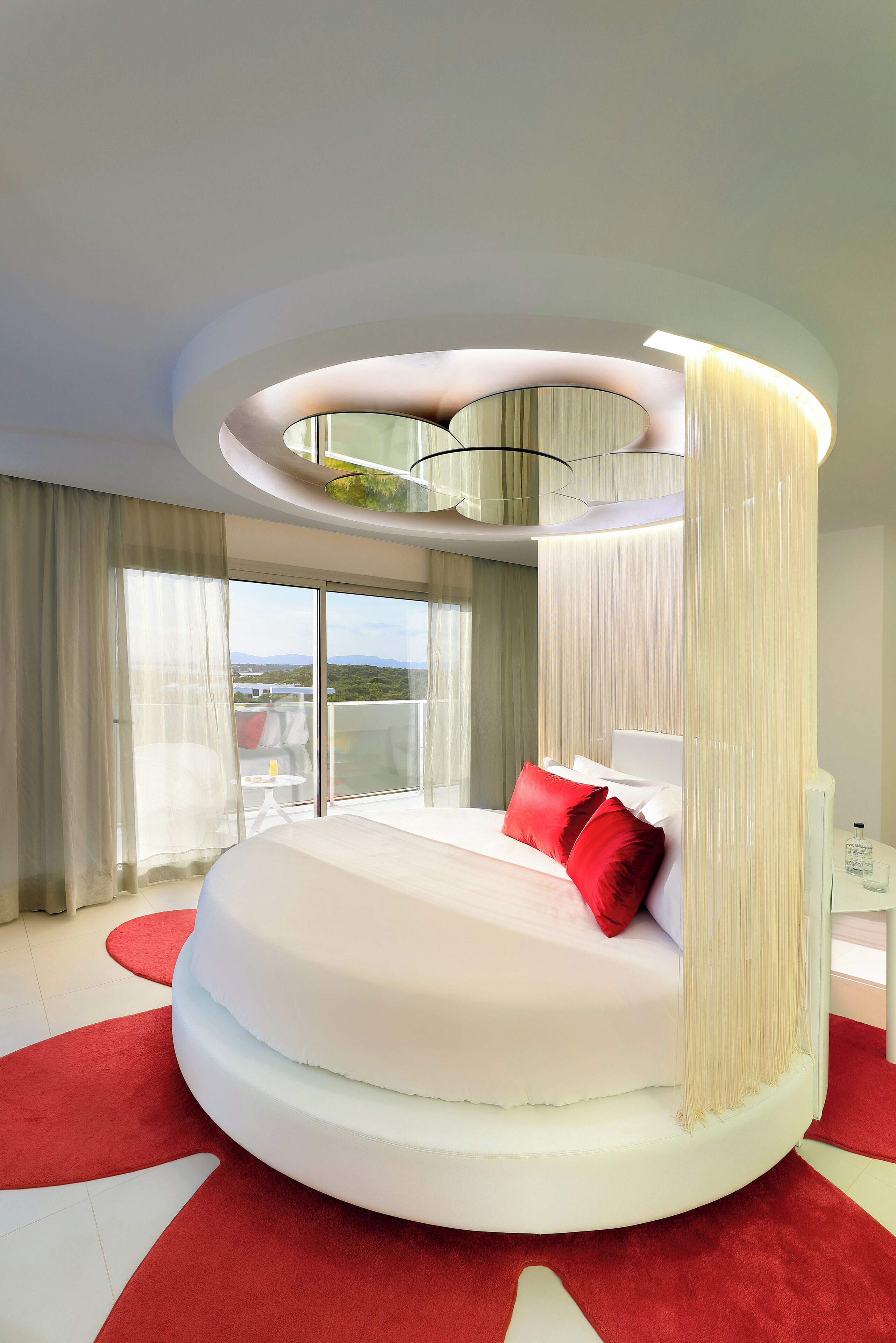 Grand Suite (Grand Flower) | Minibar, in-room safe, desk, soundproofing