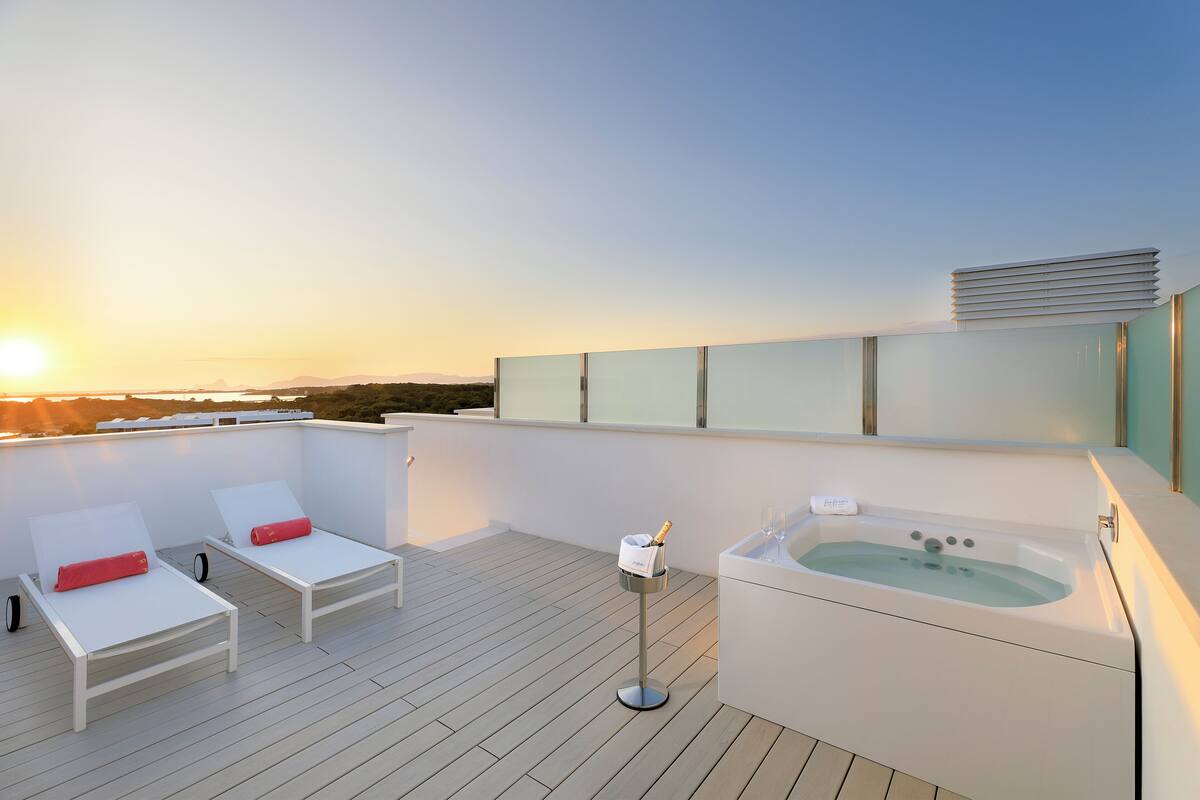 Chambre Double, terrasse (Flower with Sky Terrace) | Bain à remous privé