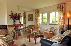 Living area - Chateau le Quesnoy (Chevrieres)