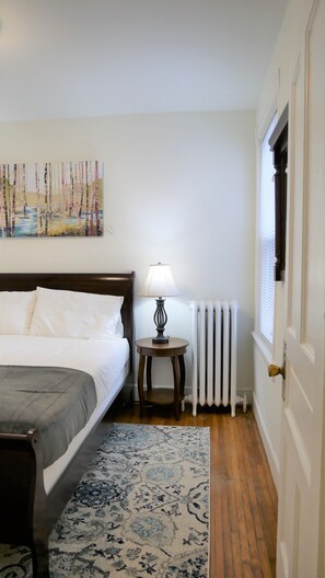 3 bedrooms, iron/ironing board, travel crib, free WiFi