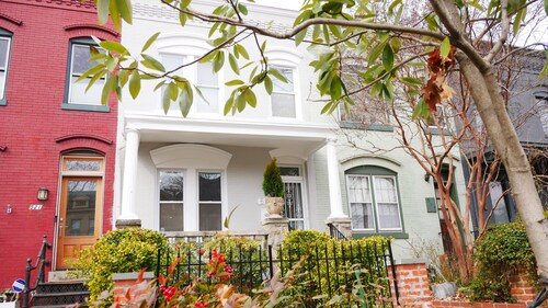Capitol Hill Row Home: 1 Block to Metro and Groceries -- and has Garage!