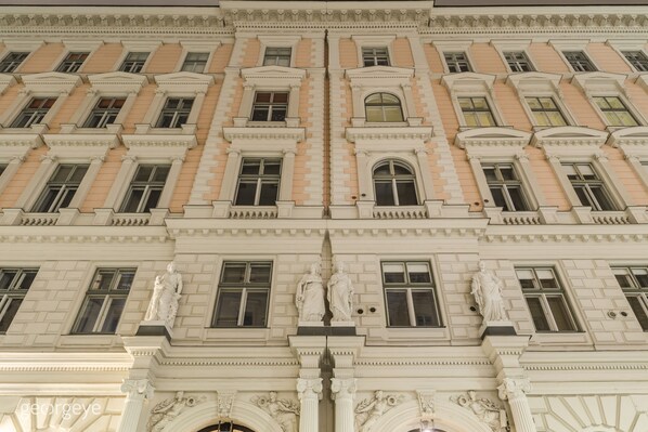 Exclusive-Apartment, 2 Schlafzimmer, Balkon, Stadtblick (incl. 80€ cleaning fee) | Blick auf die Stadt