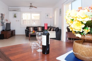 Villa, 3 Bedrooms, Private Pool | In-room dining