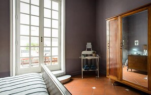 Rollaway beds, free WiFi, bed sheets