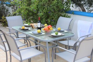 屋外ダイニングエリア