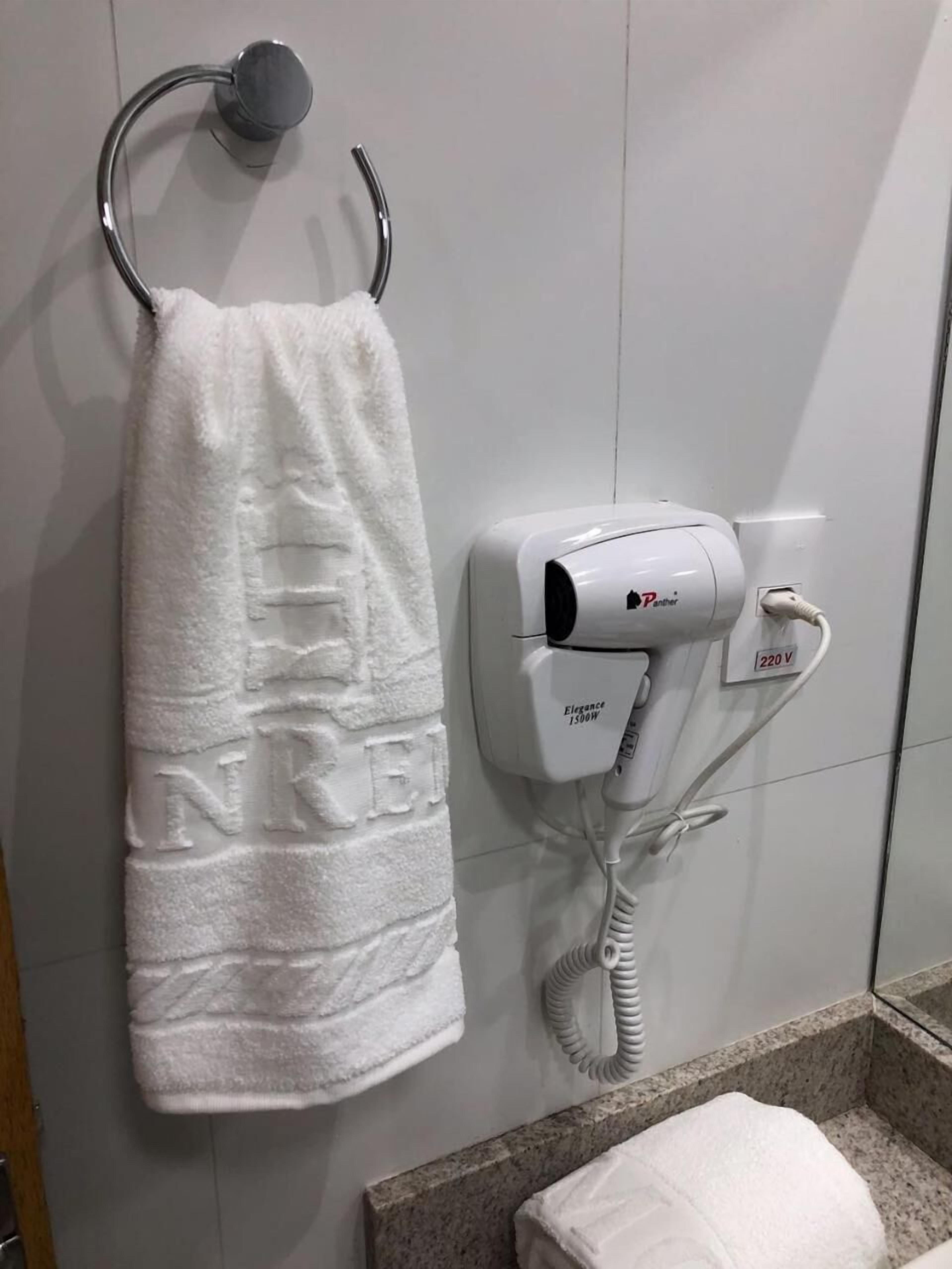 shower, free toiletries, hair dryer, towels