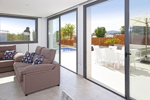 COZY HOLIDAY VILLA IN THE HEART OF MALLORCA