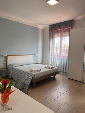 Family Room, Balcony (Aragosta Gialla) | Minibar, individually decorated, individually furnished, desk - Levante Salento (Porto Cesareo)