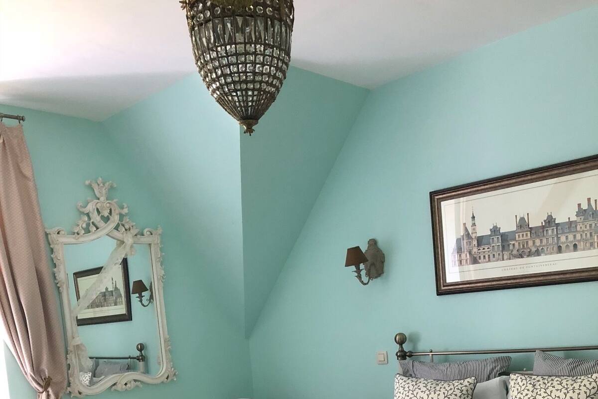 Decoración personalizada, muebles diferentes y wifi gratis