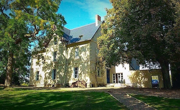 Fachada de la propiedad