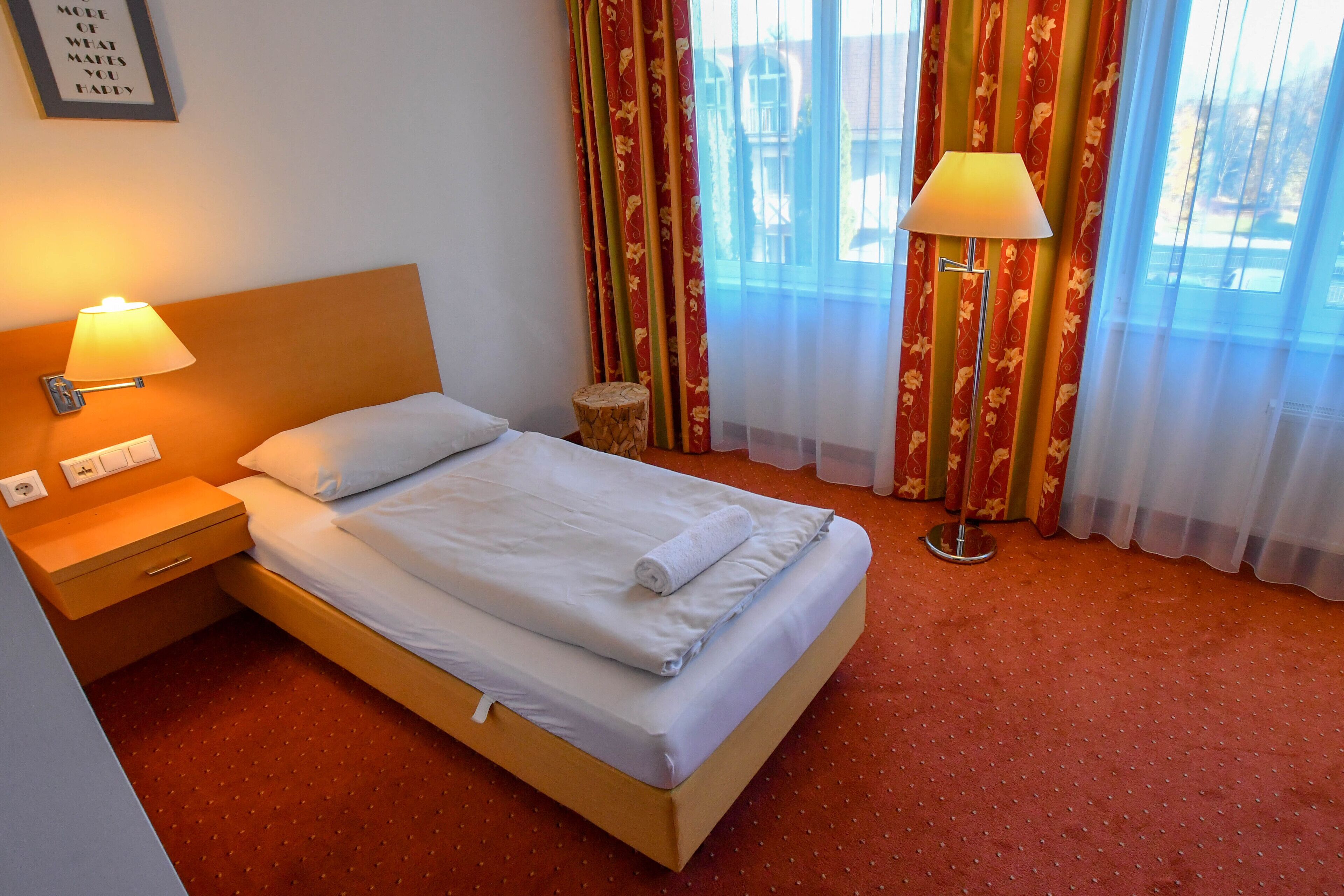 single room | blackout curtains, soundproofing, free wifi, bed sheets