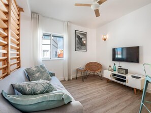 TV, stereo - Apt. Largo do Postigo (Lagos)