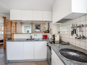 Fridge, microwave, oven, coffee/tea maker - Apt. Largo do Postigo (Lagos)