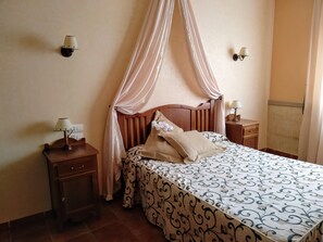 Desk, iron/ironing board, free cots/infant beds, rollaway beds