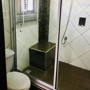 Executive Suite | Bathroom